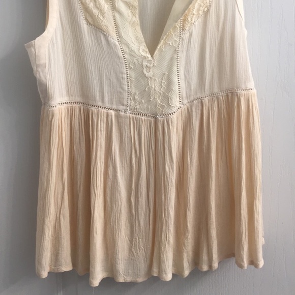 Lacy detail cream blouse - Picture 2 of 2